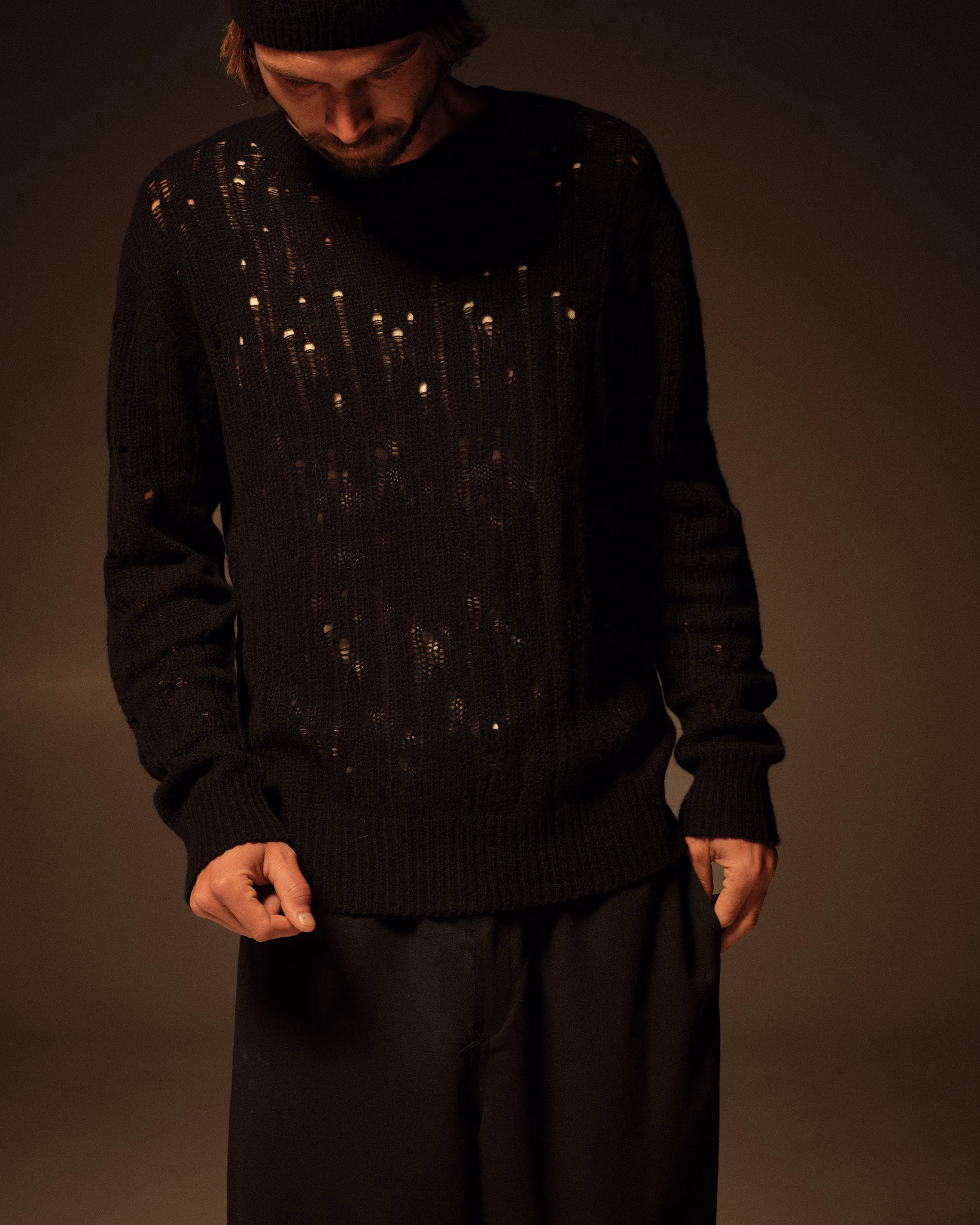 AIREI black drop-stitch sweater, a special knit produced by HYPECHASE